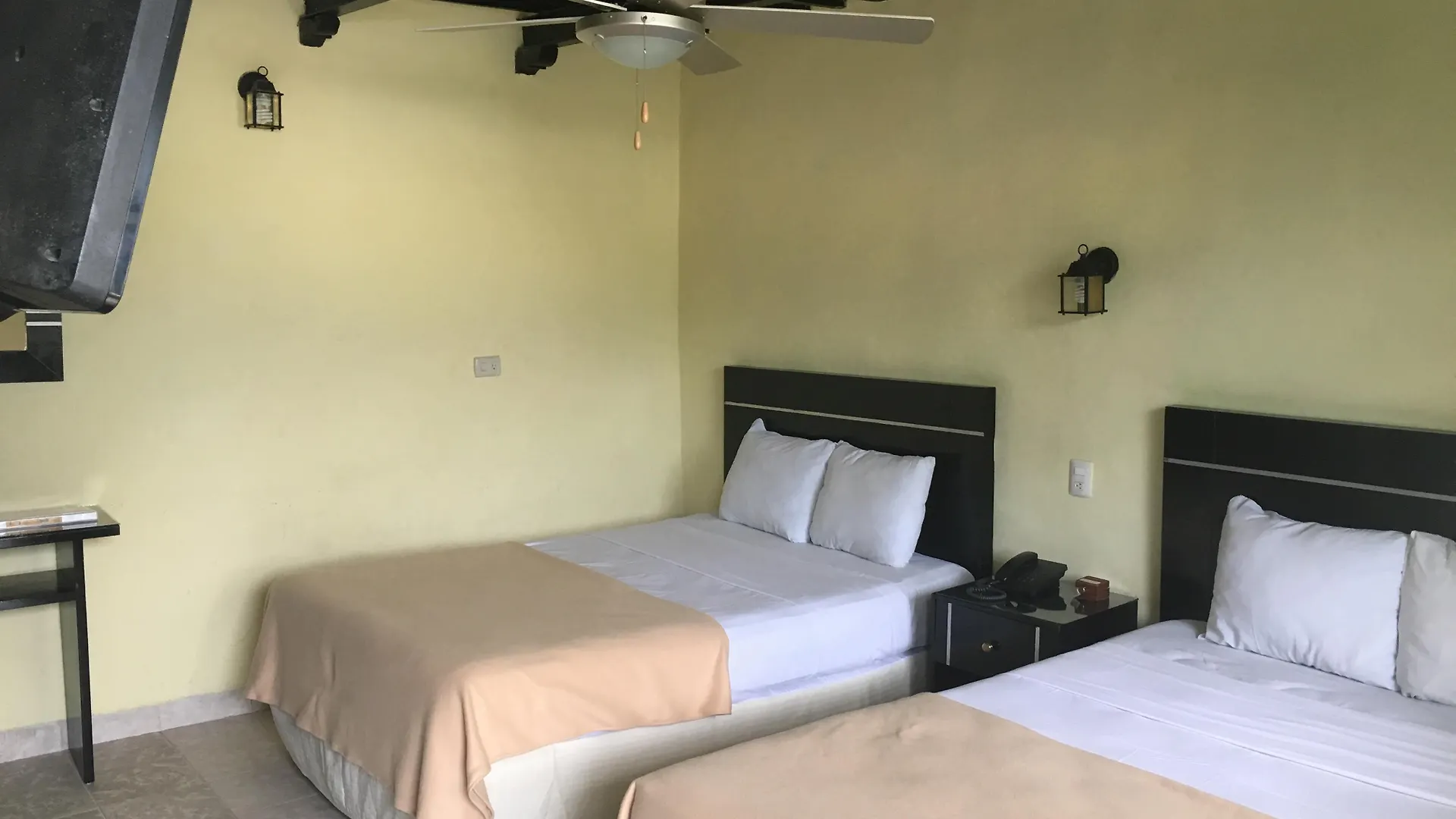 ***  Hotel Santa Ana Mérida México