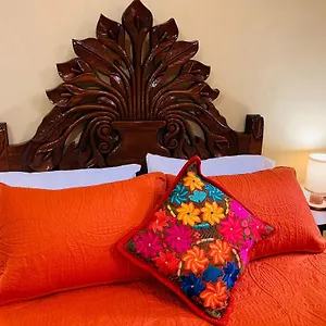 Casa Tres Colibries Couette-café