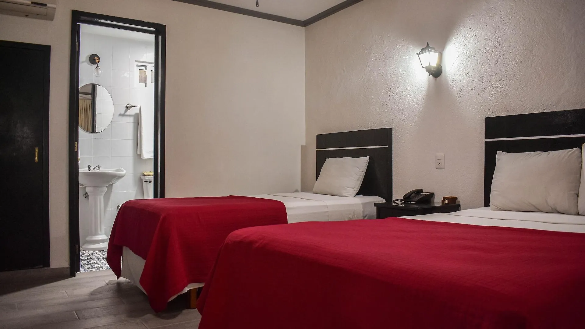 Hotel Santa Ana ميريدا